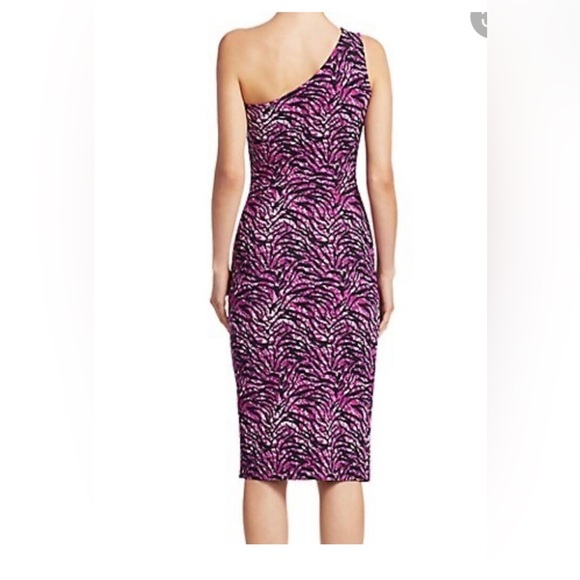 Chiara Boni https://us.chiaraboni.com - Picture 3 of 6